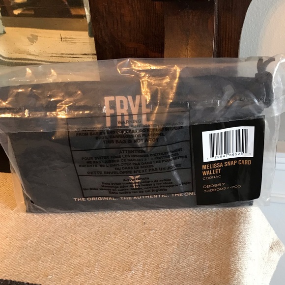 NWT Frye Melissa Leather Snap Card Wallet Cognac Brown Retail $98 - Picture 12 of 12